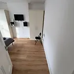 Cosy Room 3 N